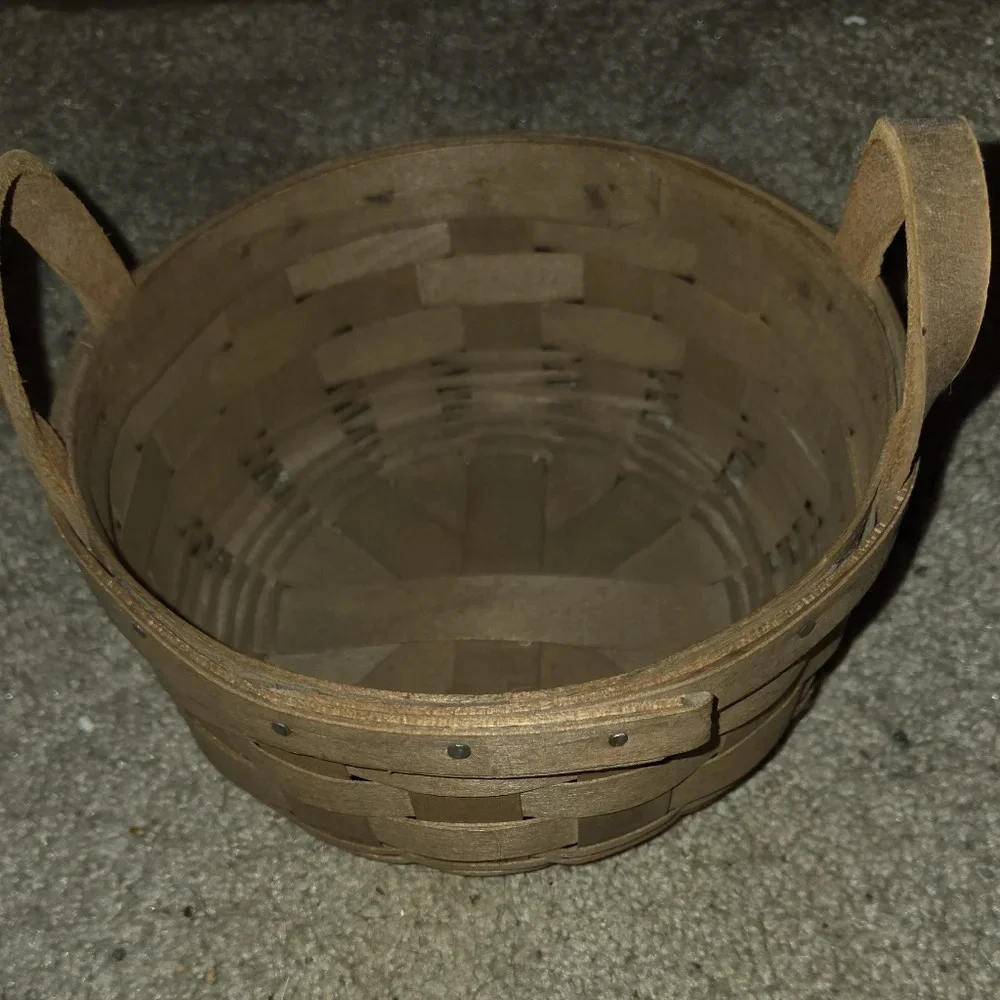 Vintage Longaberger darning basket 1984 leather Handles 7" Diameter 3" High - Picture 5 of 6